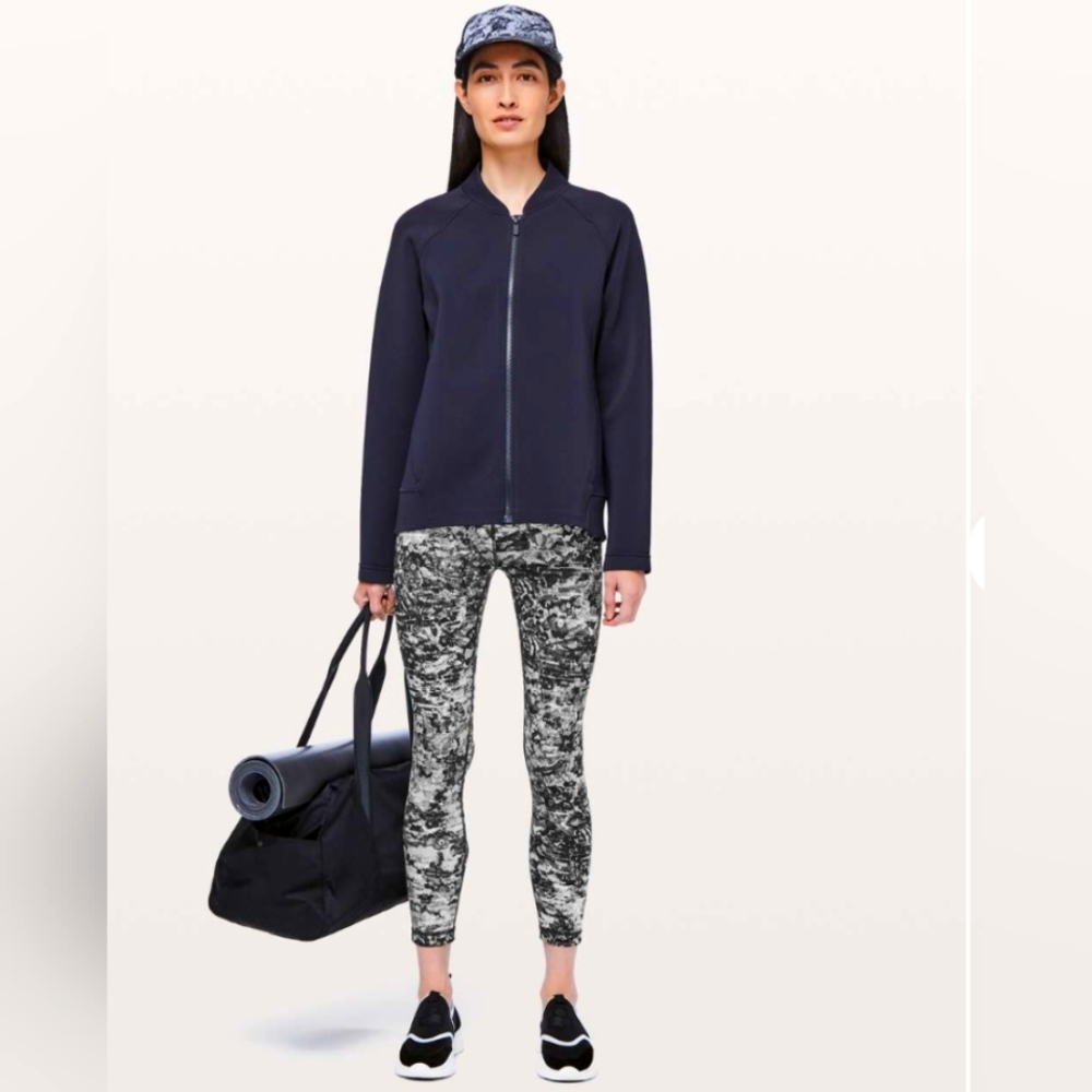 Lululemon Wunder Under HR Tight. Size 8. New w/Tags.